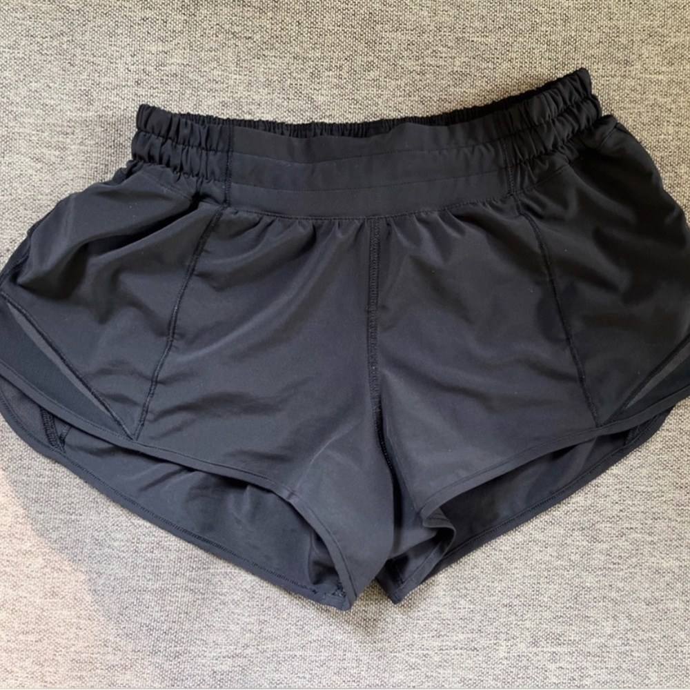 Lululemon hotty hots 2.5 in